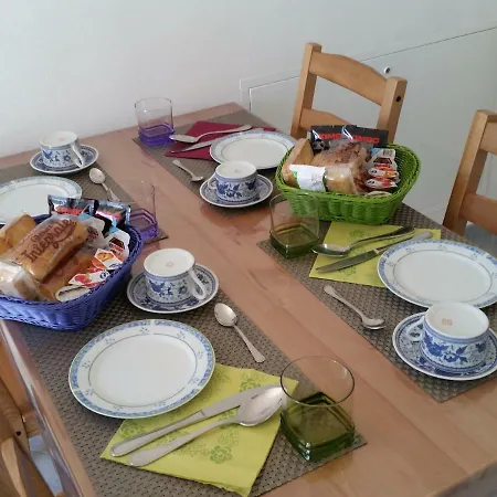 La Costa Bed and Breakfast *